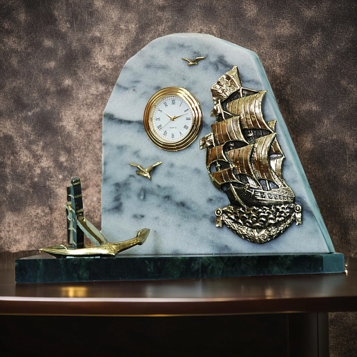 Сувенир настольные часы купить с доставкой Сувенир настольные часы