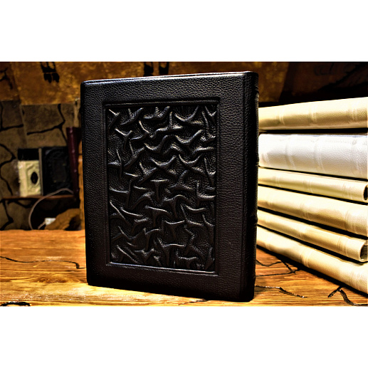 Книга в кожаном переплете «История русского флота»